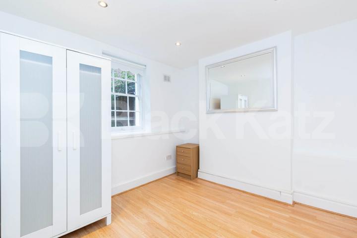 perfect for sharers and located close to Angel station Remington Street, Angel